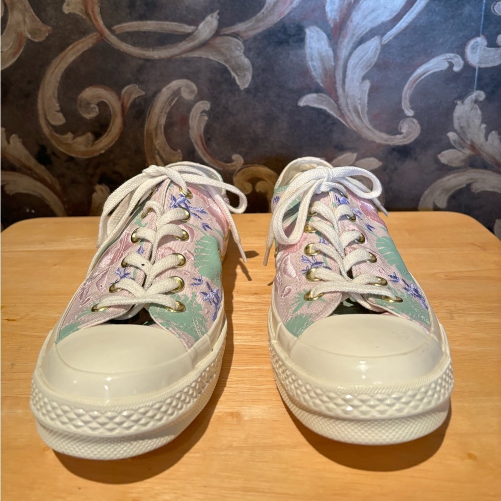 NWOT Floral Embroidered Low-Top Sneaker